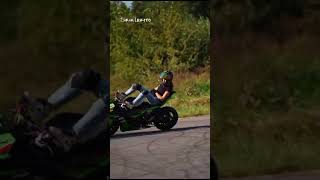 Download lagu Sarah lazito stunts on Kawasaki 600 mp3