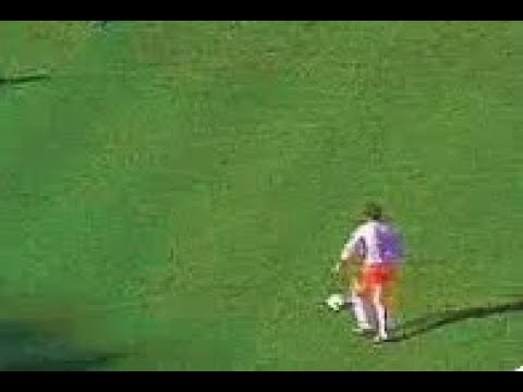 Arie Haan scoring against Italy 1978 World Cup