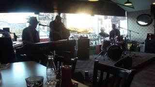 Dom Pipkin & The Ikos ( live at Poppies Fish & Chips)