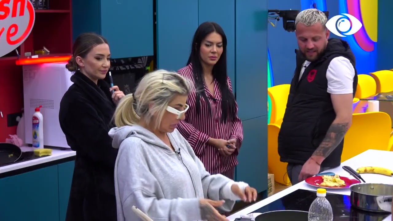 Unë zyrtarisht kam lënë cigaren/ Luizi bisedon me vajzat