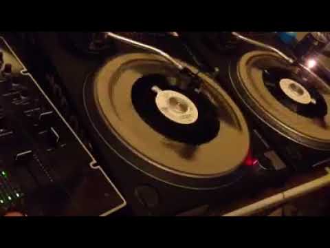 DEEJAY RANDOM vs JORUN BOMBAY!