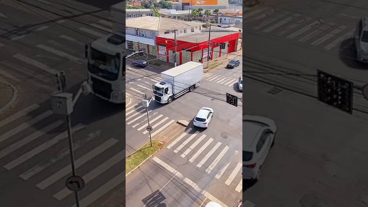 When My City's Traffic Lights Turn Off || ViralHog