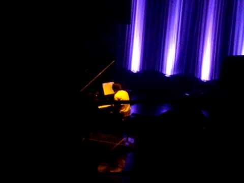 [101204] Shin Hyesung_Close to you Concert - 09. 거울 Mirror + 첫사람 First Person