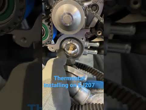 Subaru ej207 engine. Installing thermostat.