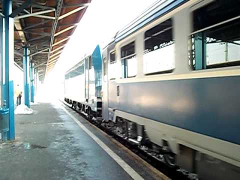 A MÁV 91 55 0480 007-8 (Traxx) mozdonya kihúz a Keletiből.AVI