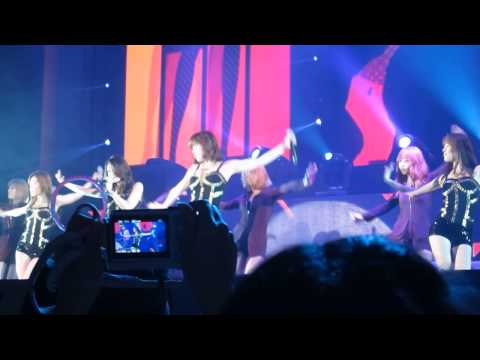 130329 Secret - Movie Star (Live in Singapore)