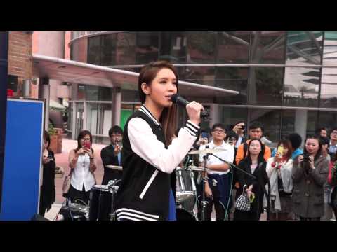 Warner Play Music Live@PolyU - 官恩娜Ella Koon 你都不懂 You Don't Understand