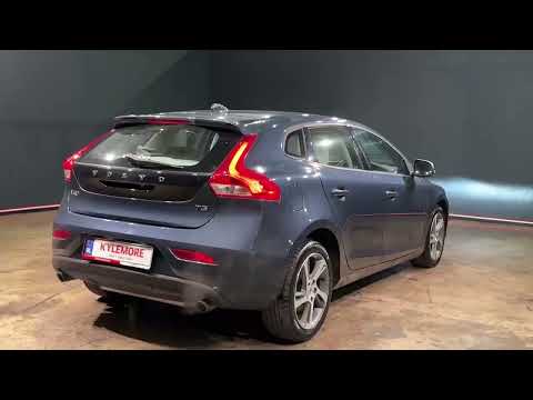 Volvo V40 HIGH SPEC - MOMENTUM EDITION - HALF WHIT - Image 2