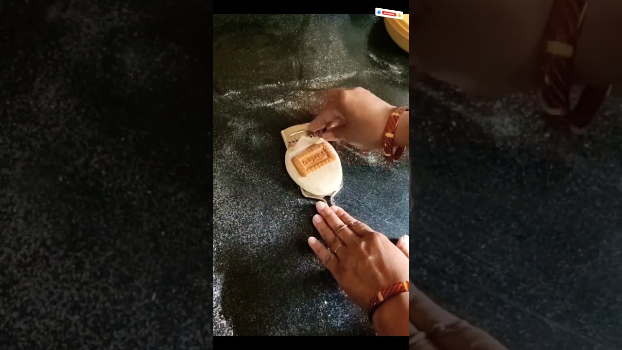 Try This Trick To Make Designer Puri with Small Steel Grater & Parle-G Biscuit Easy and Fast 🥰 😋