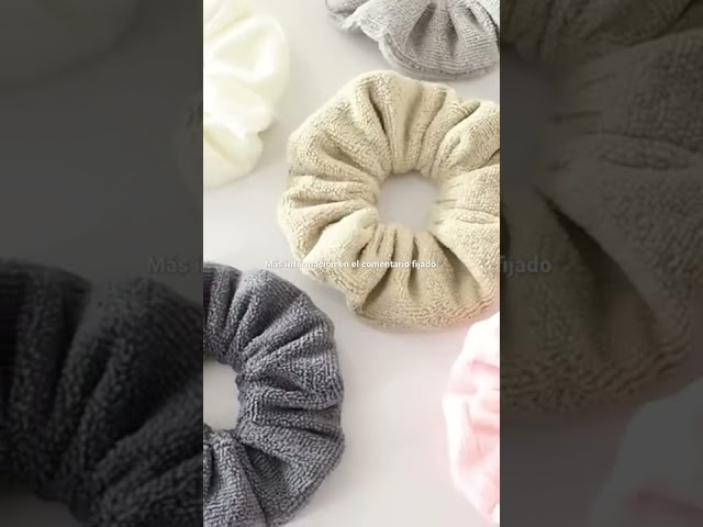 Vídeo relacionado con 2 piezas Scrunchies para mujer, anillos de pelo de peluche, elásticos, para el pelo, pelo esponjoso, accesorio para el cabello, soporte suave para cola de caballo, adecuado para otoño e invierno, café