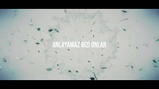 Musik-Video-Miniaturansicht zu Nedenini Sorma Songtext von Sinan Akçıl