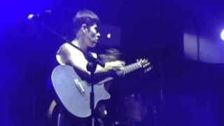 Kaki King   01   Bone Chaos In The Castle