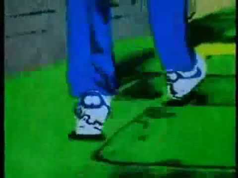 Green Cross Code - Don't Step Out. Version 2 UK Advert. Subtitled