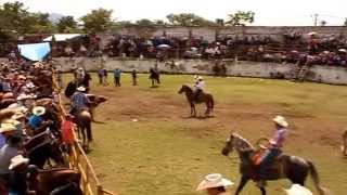 preview picture of video 'Cabalgata y Jaripeo Ranchero en La Huacana (Sept2014)'