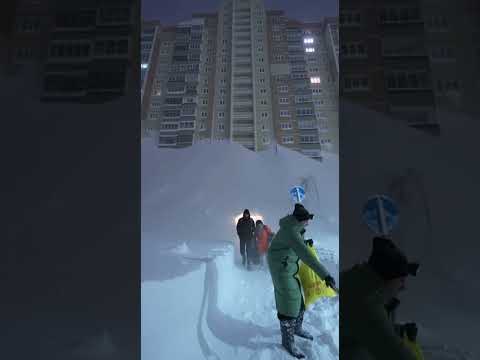 Snow Up To The 5th Floor! 😱