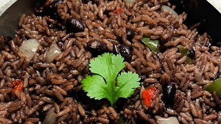 Cuban black beans & rice /Congri / Moros y Cristianos / (How to get darker rice)
