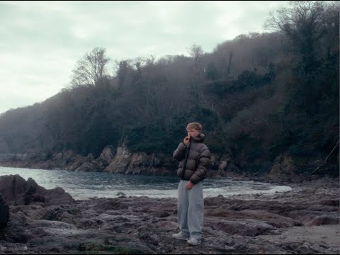 Finn Askew - Dive In (Official Video)
