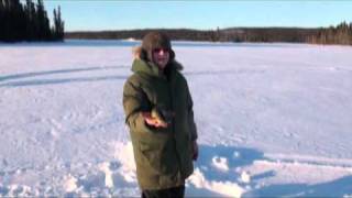 preview picture of video 'ICE FISHING LAC LA RONGE'