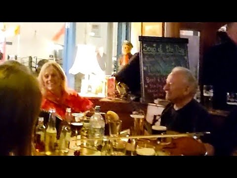 Donal Lunny , Sharon Shannon , Mirella Murray & Alan Kelly in an Irish Trad Session 