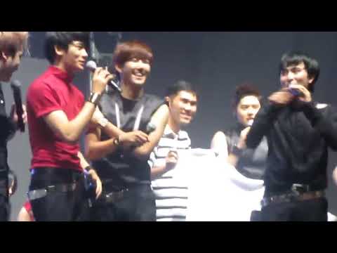 ZE:A kwanghee dancing Loving you (sistar) @ Malaysia showcase 121110