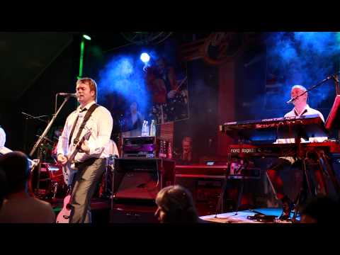 download lagu mp3 mp4 Flyv Prinsesse Tekst, download lagu Flyv Prinsesse Tekst gratis, unduh video klip Flyv Prinsesse Tekst