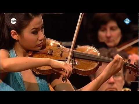 Interpretación En Vivo De La Violinista Sarah Chang y Una Orquesta