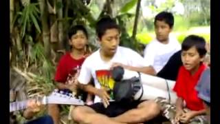 Download lagu Nona Ku Tau Nona Banyak Pria Yang Naksir Kamu - Kenangan Masa Kecil mp3 Download lagu Nona Ku Tau Nona Banyak Pria Yang Naksir Kamu - Kenangan Masa Kecil mp3