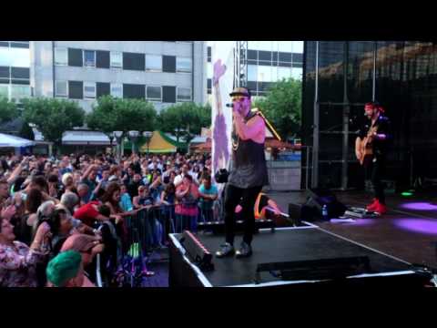 2TheUniverse - Hey Hey Hey | Simply Tim