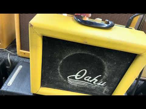 Oahu Valco Made Amp Similer to Champ 1958 - Yellow image 16