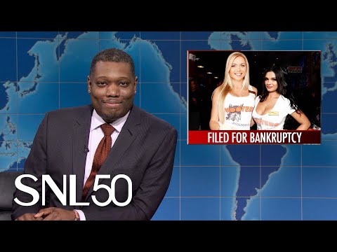 Weekend Update: Hooters Files for Bankruptcy, Subway Unveils Footlong Doritos Nachos - SNL