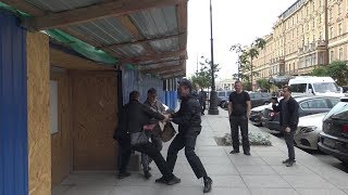 Нажмите для просмотра : VIP гостиница в центре Санкт-Петербурга от которой слепнет полиция. Третий день. Аплодисменты.