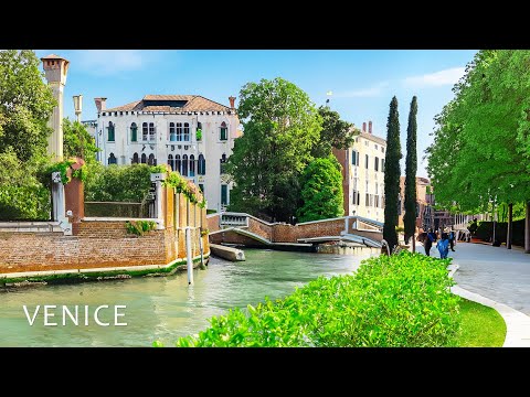 Discover the Enchanting Venice Park in All Its Architectural Splendor!