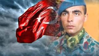 Çırpınırdı Karadeniz Bakıp Türk'ün bayrağına Ah ölmeden bir görseydim Düşebilsem toprağına