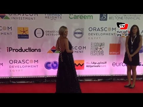 شيرين رضا تتألق بفستان أسود في مهرجان «الجونة».. والنجم أندرو ويلسون يداعب الحضور