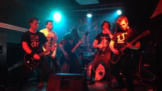 Video ULTIMATE-Trivium-In wawes cover version