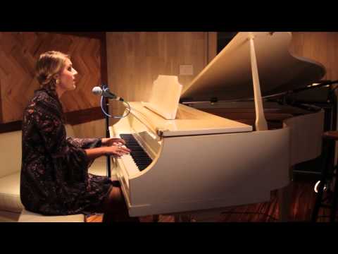 Em Weeks - The Man In The Moon (Live in Studio)