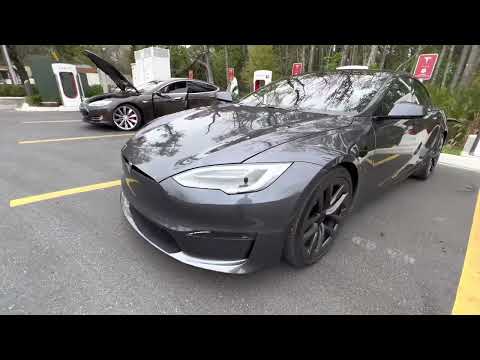 2013 Tesla Model S P85+ vs 2022 Tesla Model S Plaid Performance walk around comparison review