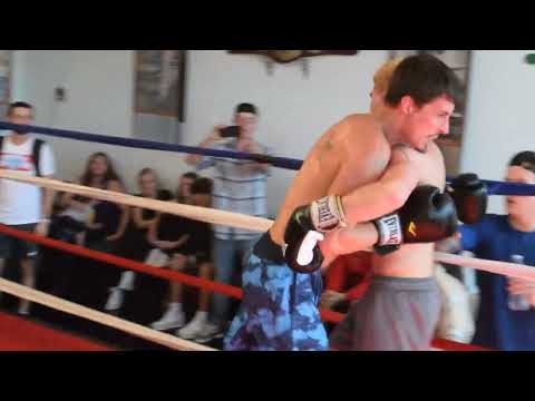 POLO BOY VS MARTIN HOOD