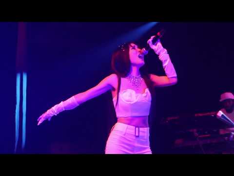 191104 Tiffany Young – “In My Blood” + “Born Again” // Toronto – Magnetic Moon Tour