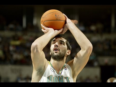 Peja Stojakovic Scores 20 Consecutive Points for Hornets | 11.14.2006
