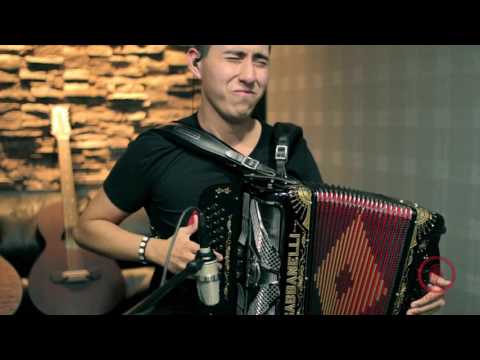 Alex Inda - Un Idiota INSTUDIO(En Vivo)