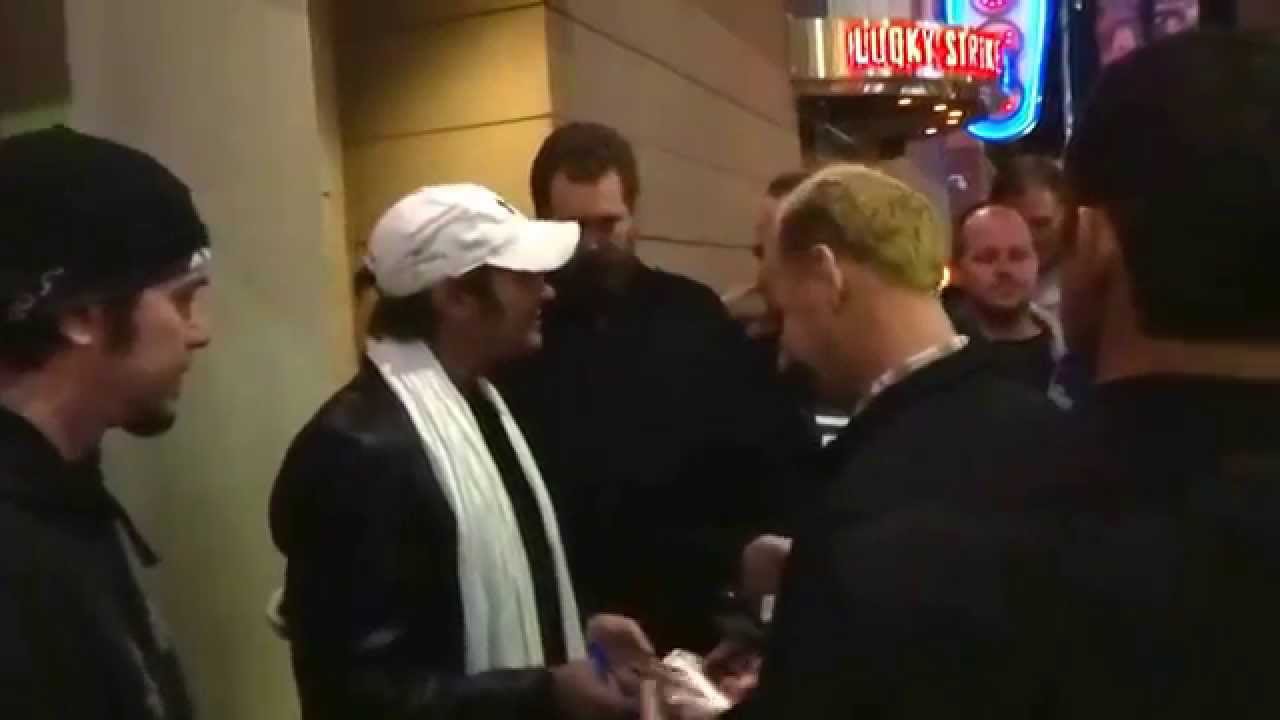 DAVID LEE ROTH LEAVING THE LUCKY STRIKE AFTER ULTIMATE JAM NIGHT - YouTube