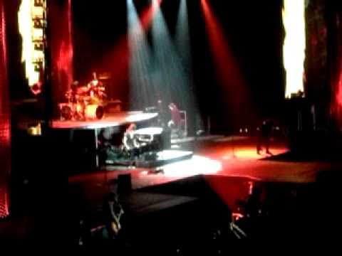 Guns N' Roses Prague 27. 9. 2010 - Street Of Dreams