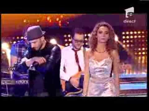 November - Eminem ft Rihanna - "Love the way you lie" - Gala 3