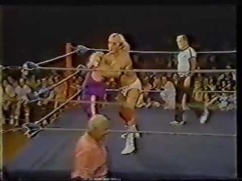 Hulk Hogan vs. Paul Morrett, Bimbo Larson 9-27-1980