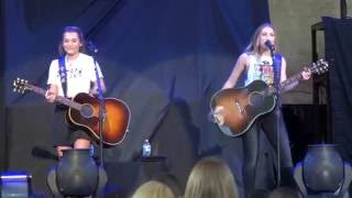 Maddie &amp; Tae - No Place Like You - 8/11/16