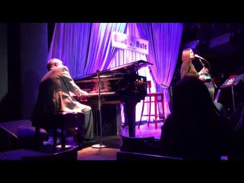 Kenny Werner and Joyce Moreno - The water is wide (live at the Blue Note Nyc)