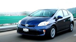 2013 Toyota Prius Review - Kelley Blue Book