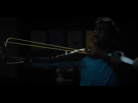 STRANGER THINGS / eleven se sacrifica por  Mike Lucas y dustin