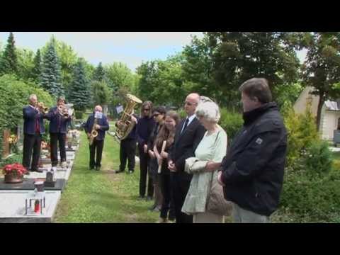 Beisetzung der Kölner Malerin Bianca Kurz in Klagenfurt, Österreich am 12.06.2013